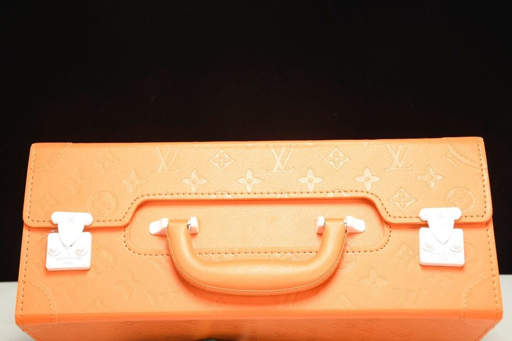 Louis Vuittоп x AF1 by Virgil Abloh 'Metallic Silver' (With Special Case) - Image 23