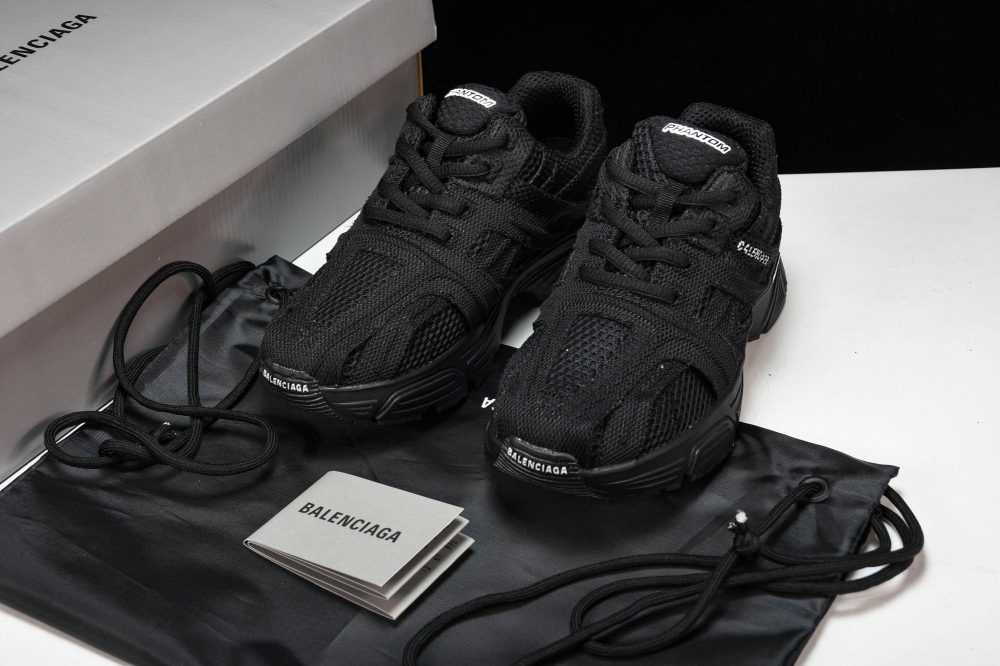 Phantom Trainer 'Black' - Image 19