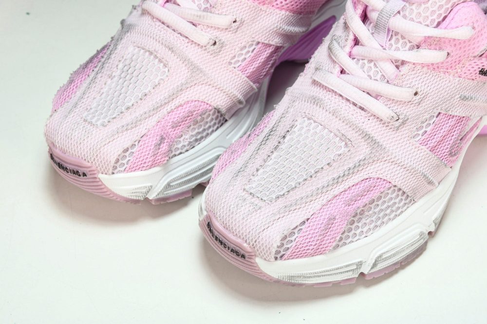 Phantom Trainer 'Pink' - Image 16
