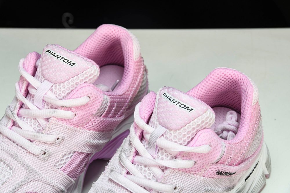 Phantom Trainer 'Pink' - Image 17