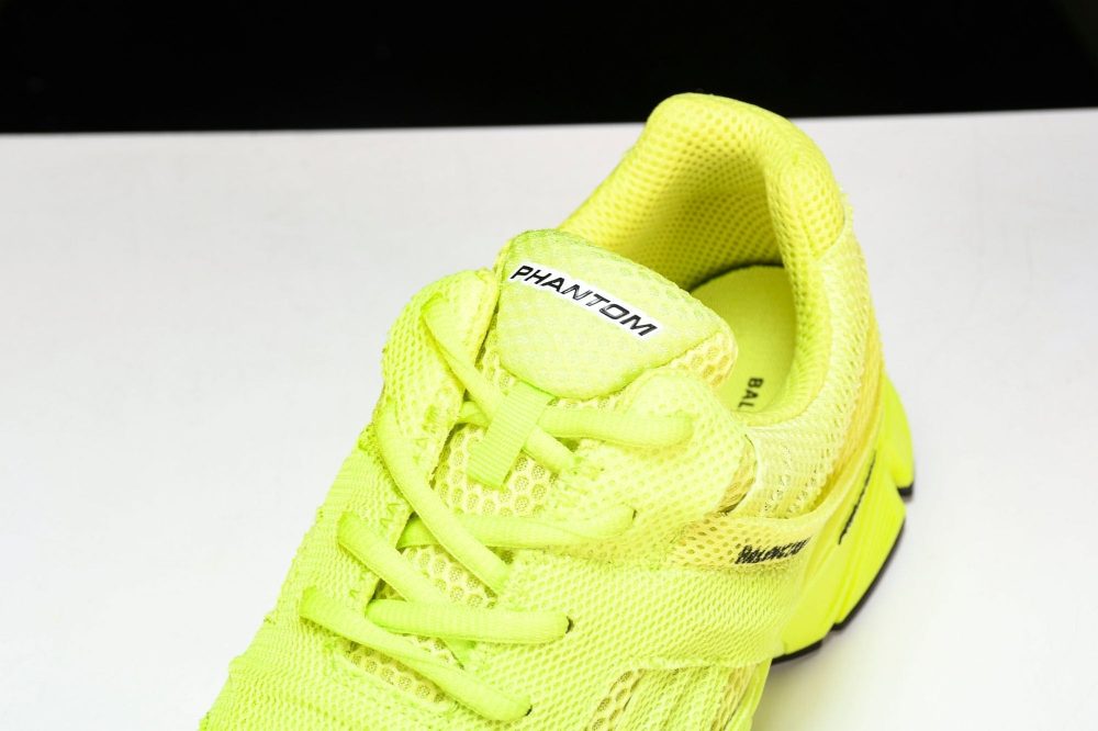 Phantom Trainer 'Yellow' - Image 10