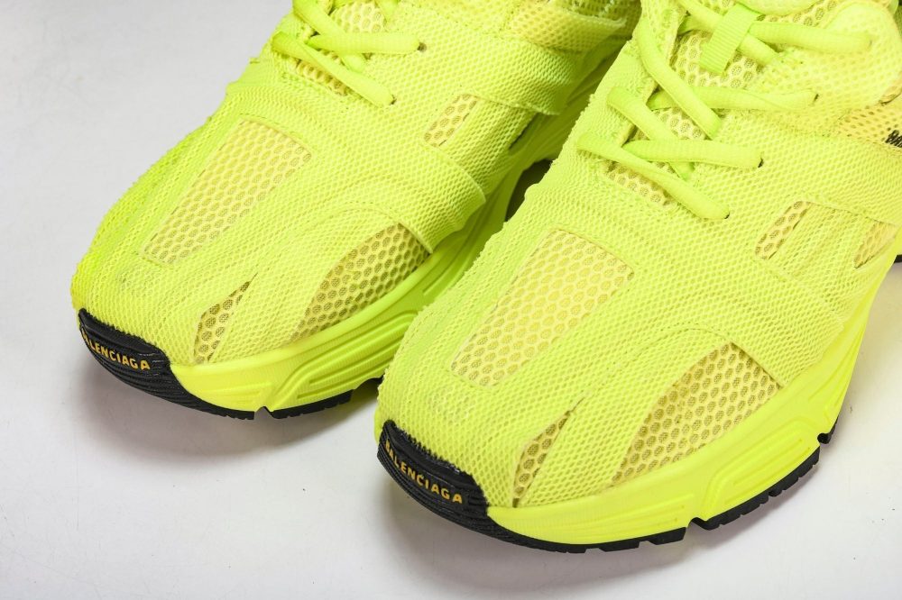 Phantom Trainer 'Yellow' - Image 17