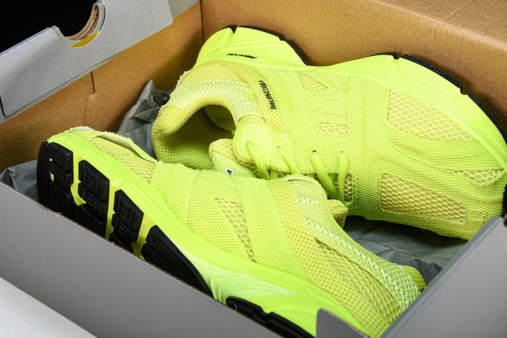 Phantom Trainer 'Yellow' - Image 20