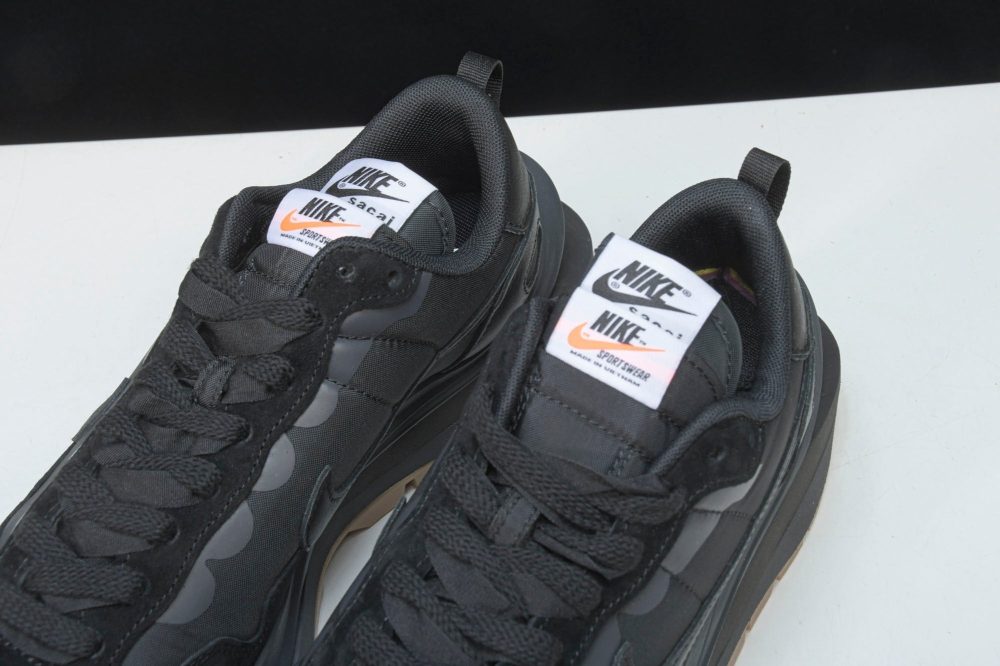 Sacai VaporWaffle ‘Black Gum’ - Image 12
