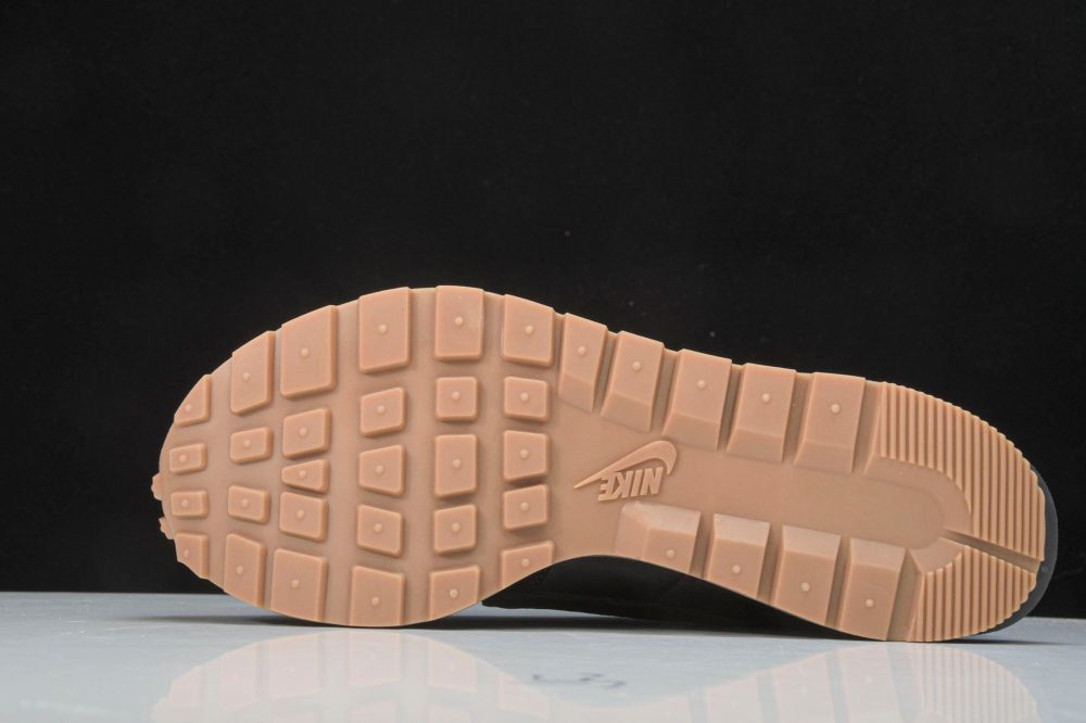 Sacai VaporWaffle ‘Black Gum’ - Image 5