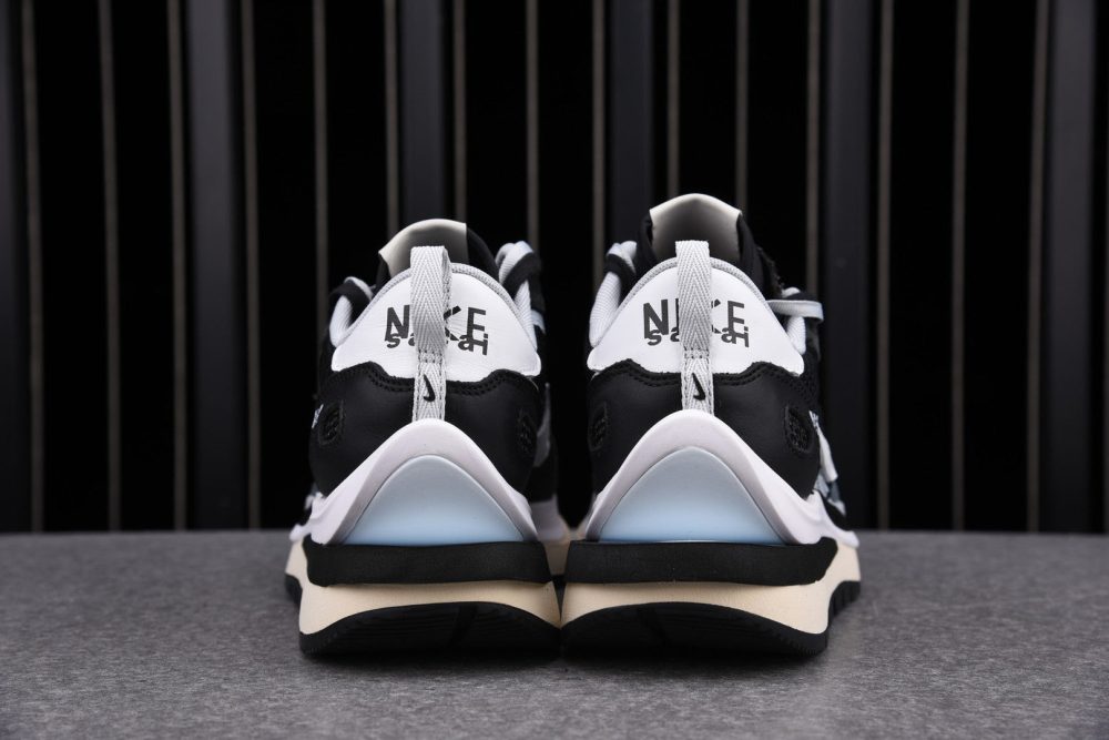 Sacai VaporWaffle Black White - Image 7