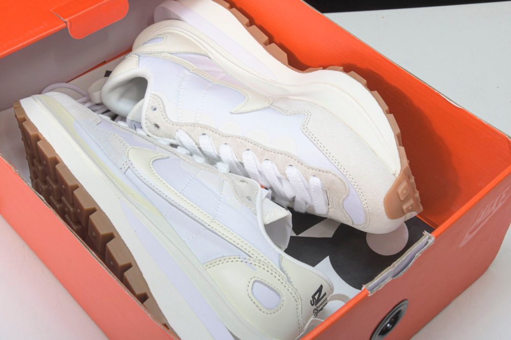 Sacai VaporWaffle ‘Sail Gum’ - Image 15