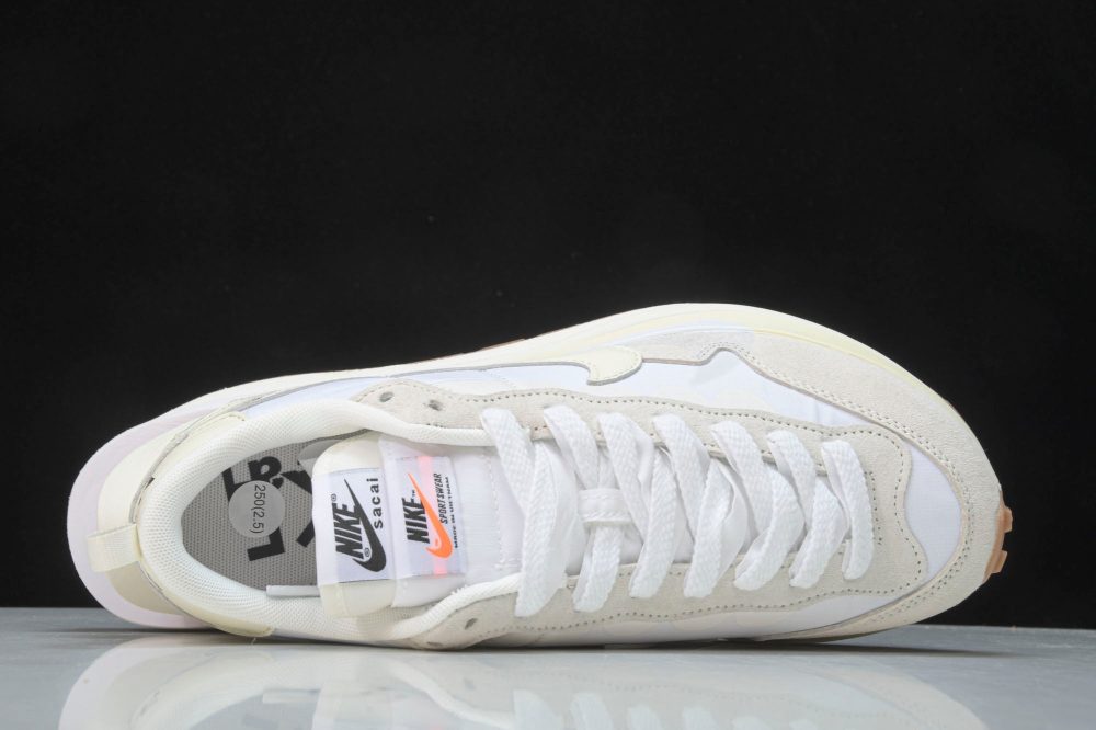 Sacai VaporWaffle ‘Sail Gum’ - Image 4