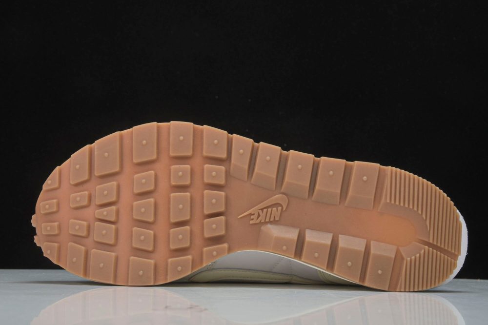 Sacai VaporWaffle ‘Sail Gum’ - Image 5
