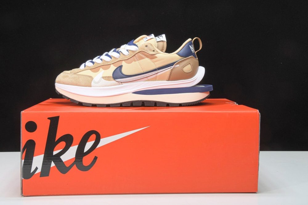 Sacai VaporWaffle ‘Sesame’ - Image 15