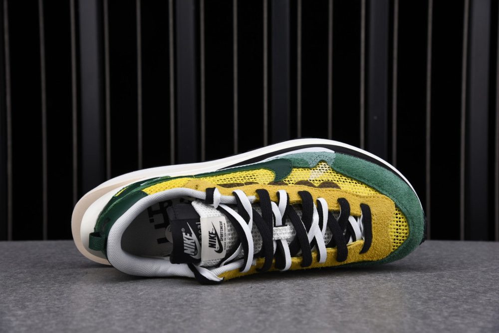 Sacai VaporWaffle Stadium Green - Image 4