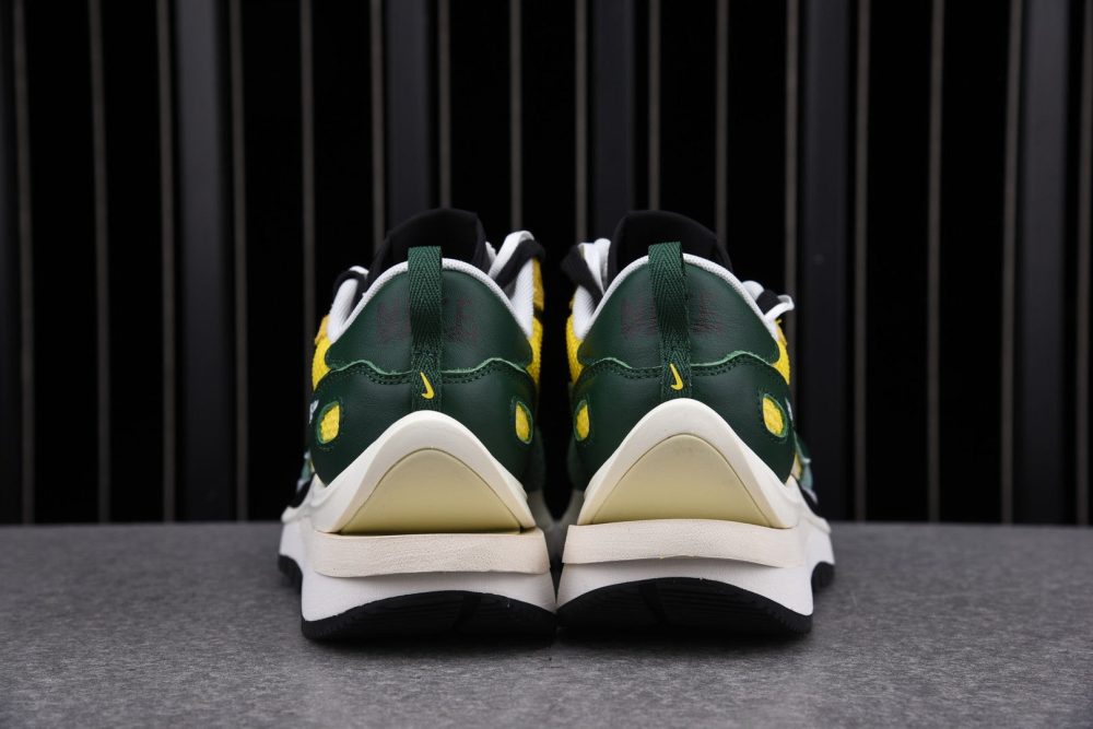 Sacai VaporWaffle Stadium Green - Image 6