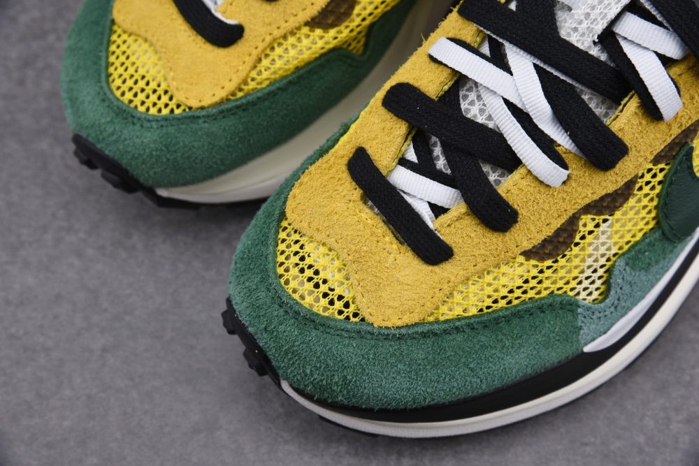 Sacai VaporWaffle Stadium Green - Image 7