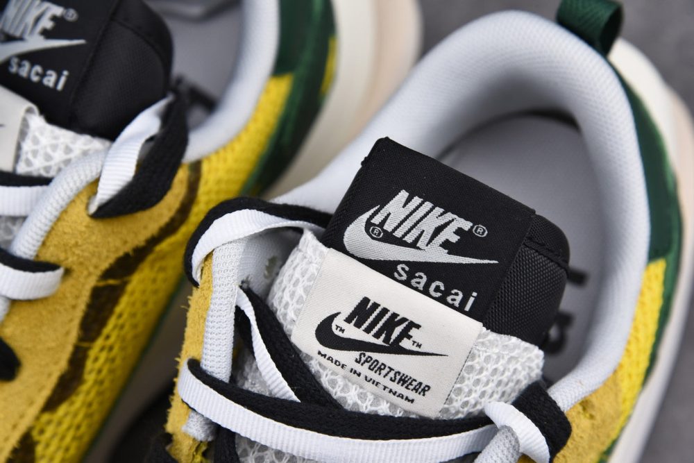 Sacai VaporWaffle Stadium Green - Image 8