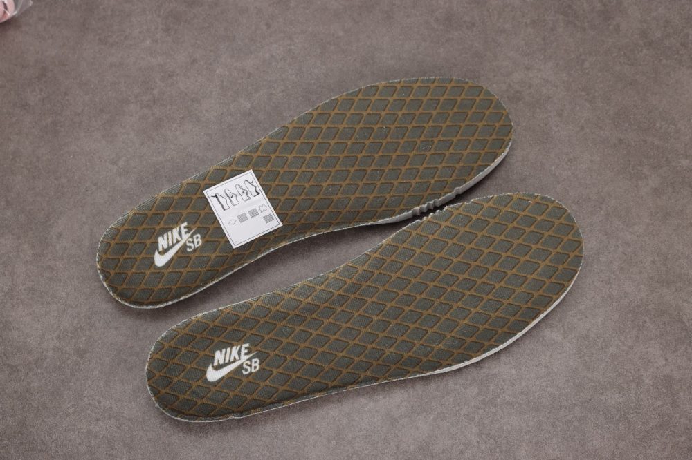 Stussy Cherry SB Dnk Low - Image 16
