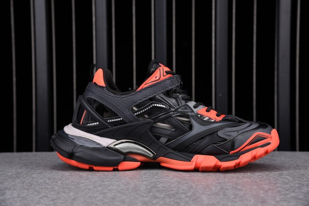Track 2.0 Trainer 'Black Red Grey' - Image 2