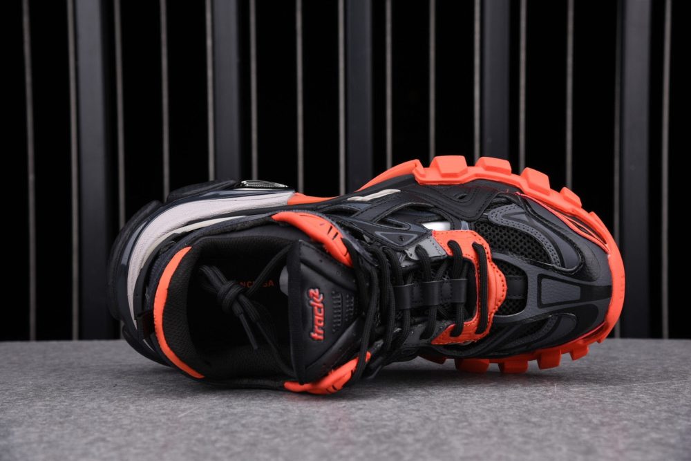 Track 2.0 Trainer 'Black Red Grey' - Image 3