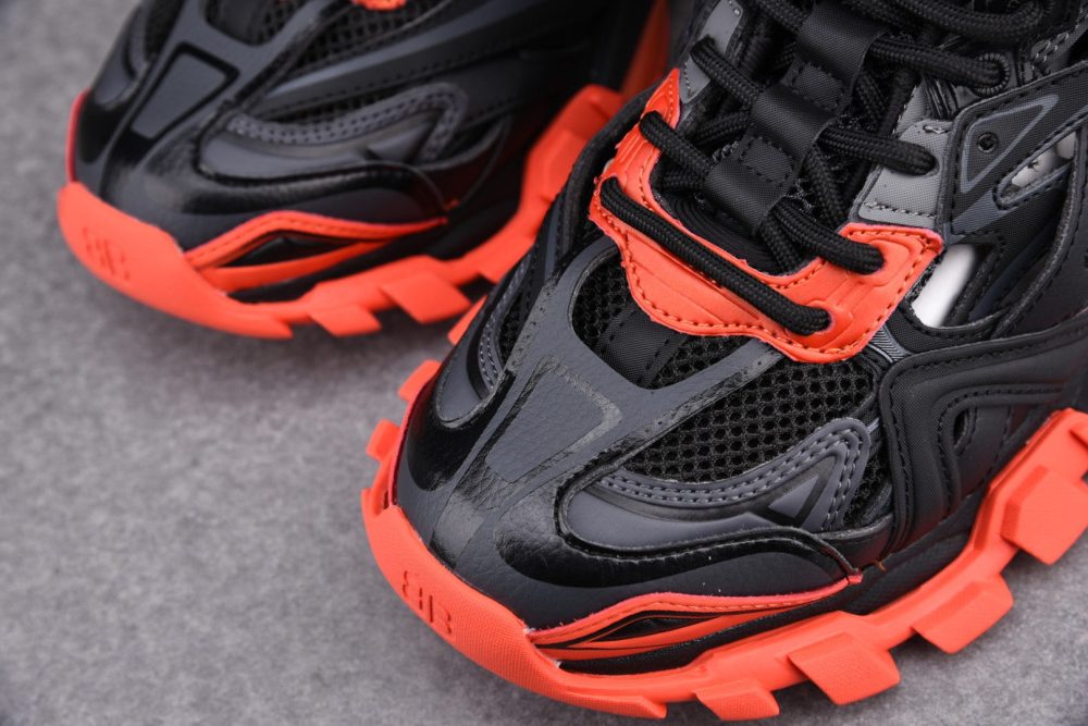 Track 2.0 Trainer 'Black Red Grey' - Image 6
