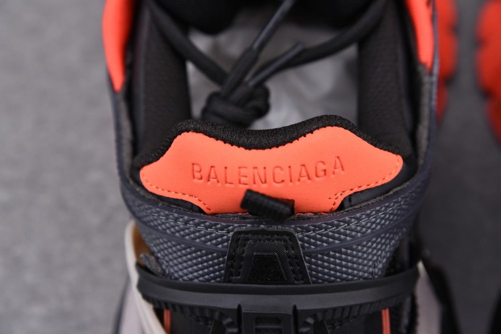 Track 2.0 Trainer 'Black Red Grey' - Image 8