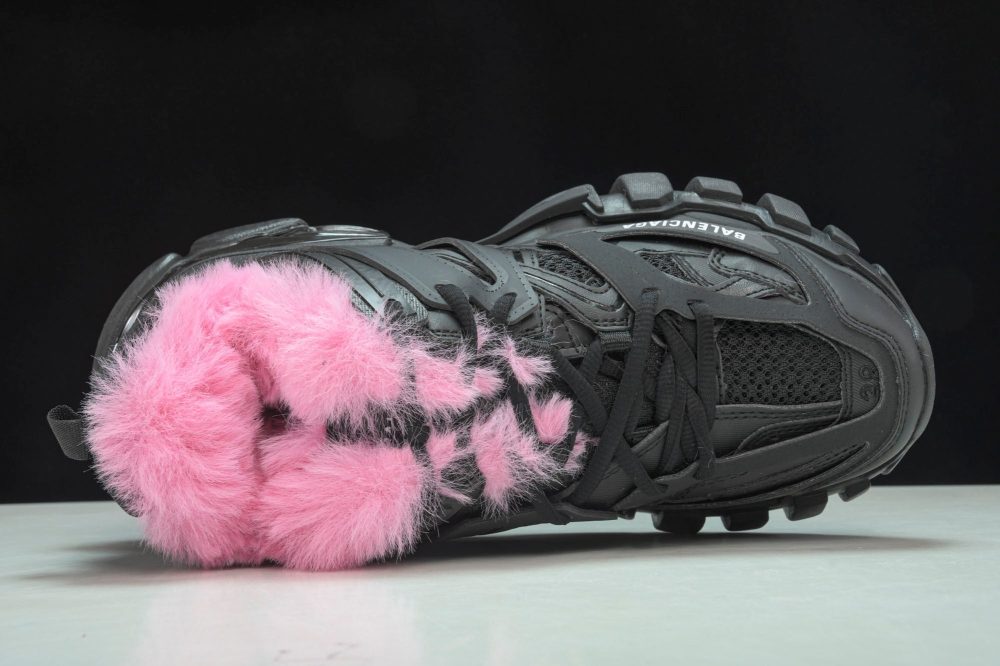 Track Trainer 'Faux Fur - Black Pink' - Image 4