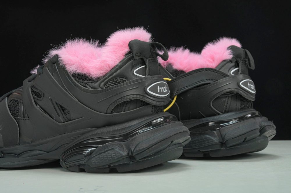 Track Trainer 'Faux Fur - Black Pink' - Image 7