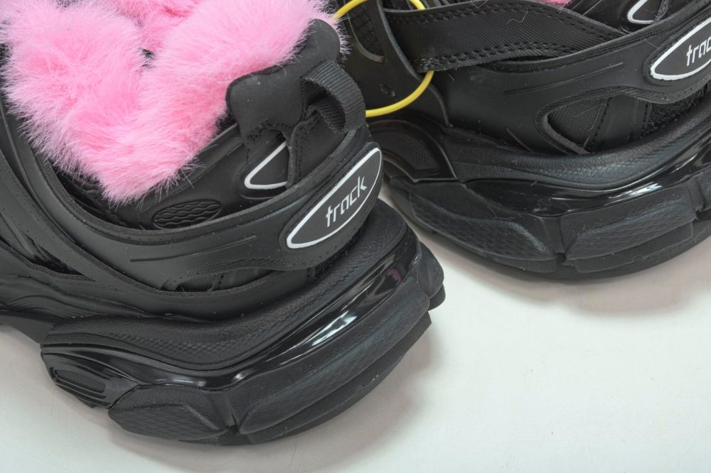 Track Trainer 'Faux Fur - Black Pink' - Image 9