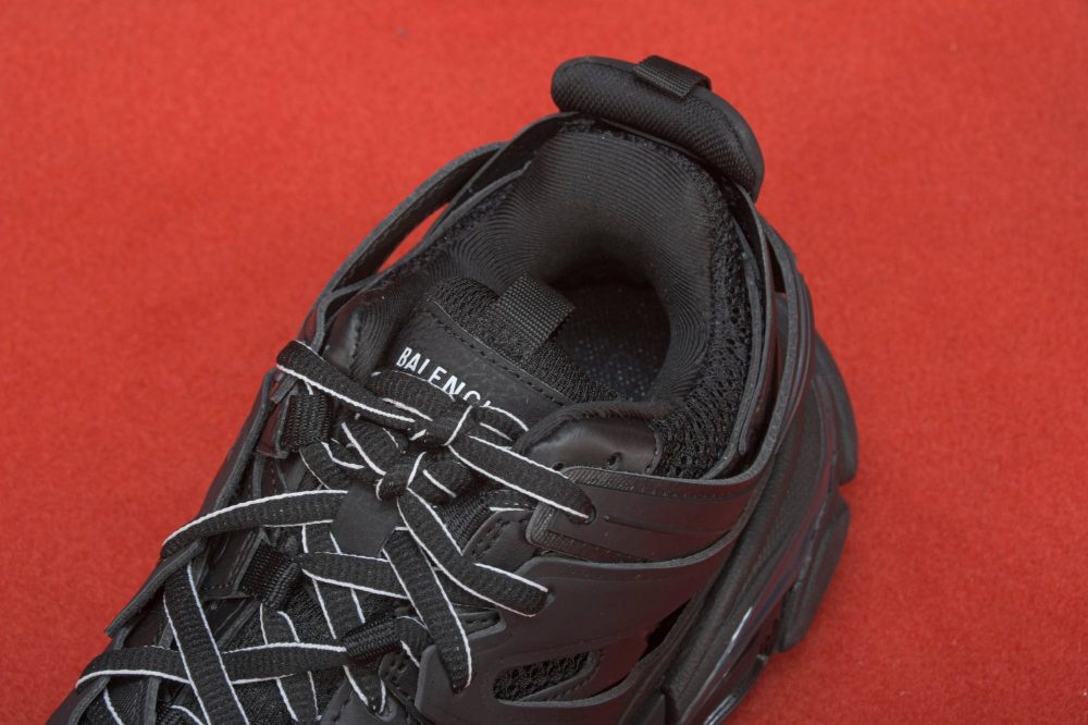 Track Trainer 'Triple Black' - Image 7