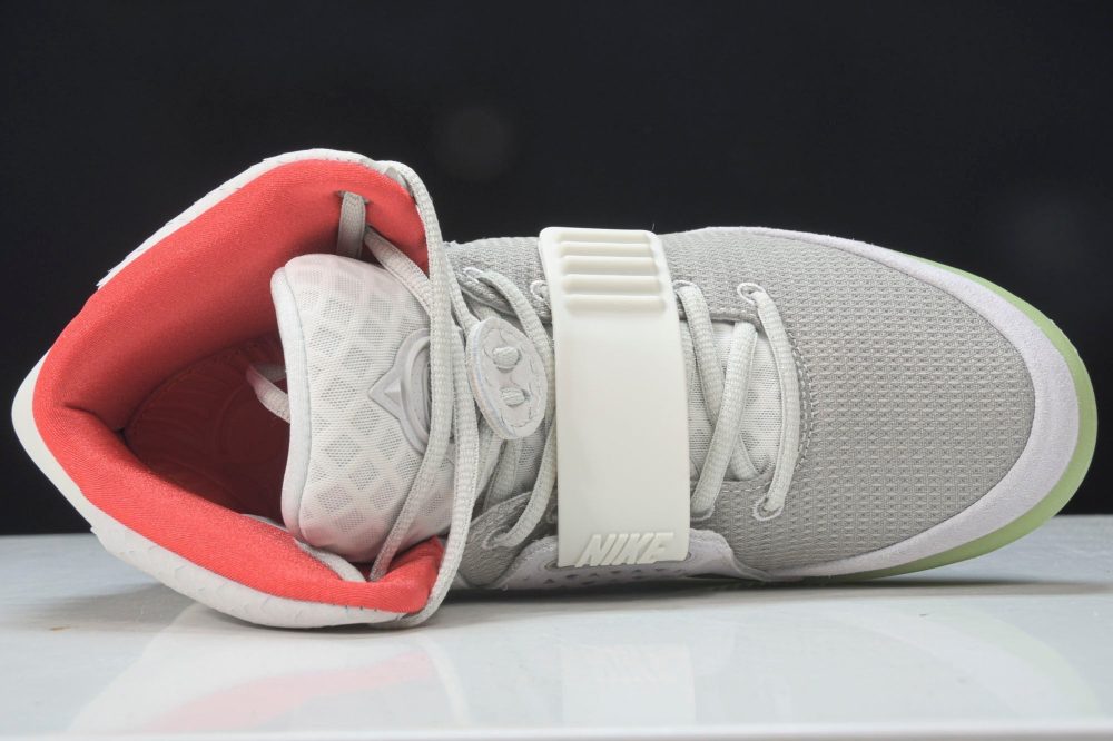 Yzy 2 NRG 'Pure Platinum' - Image 4