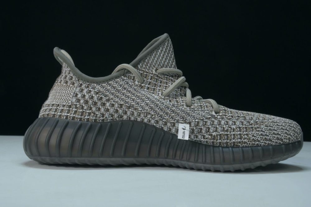 Yzy Boost 350 v2 'Ash Stone' - Image 3