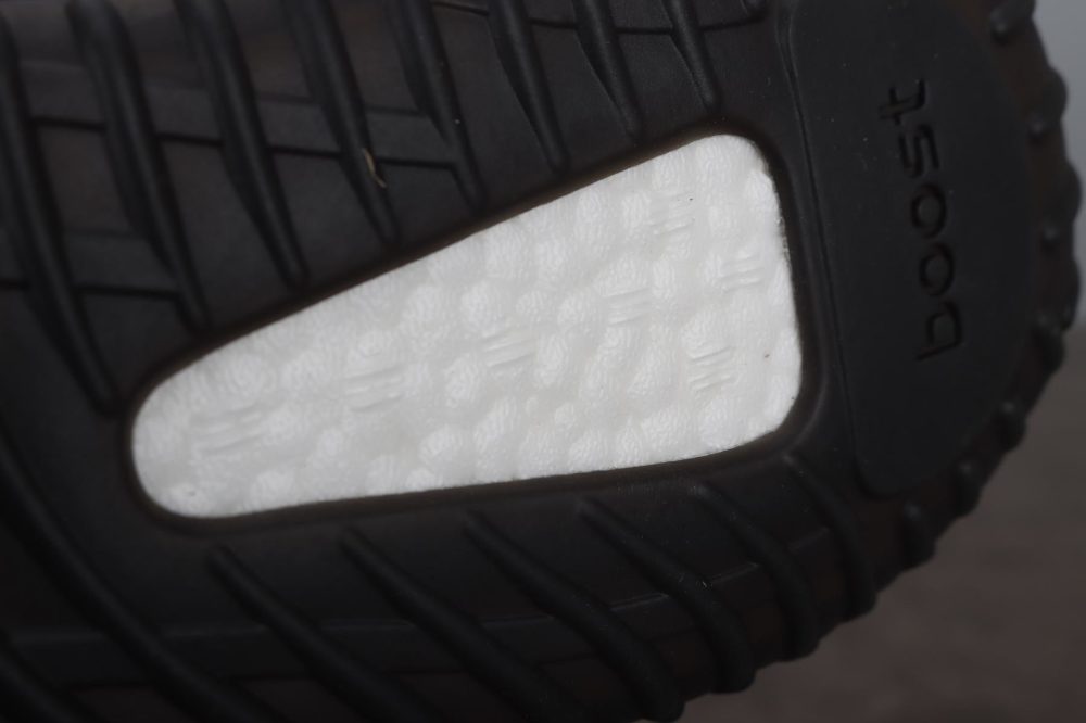 Yzy Boost 350 v2 Black Red "BRED" - Image 8