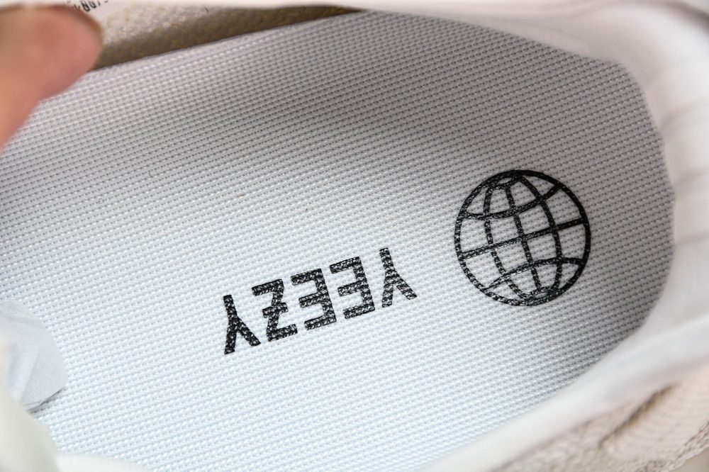 Yzy Boost 350 v2 'Bone' - Image 13