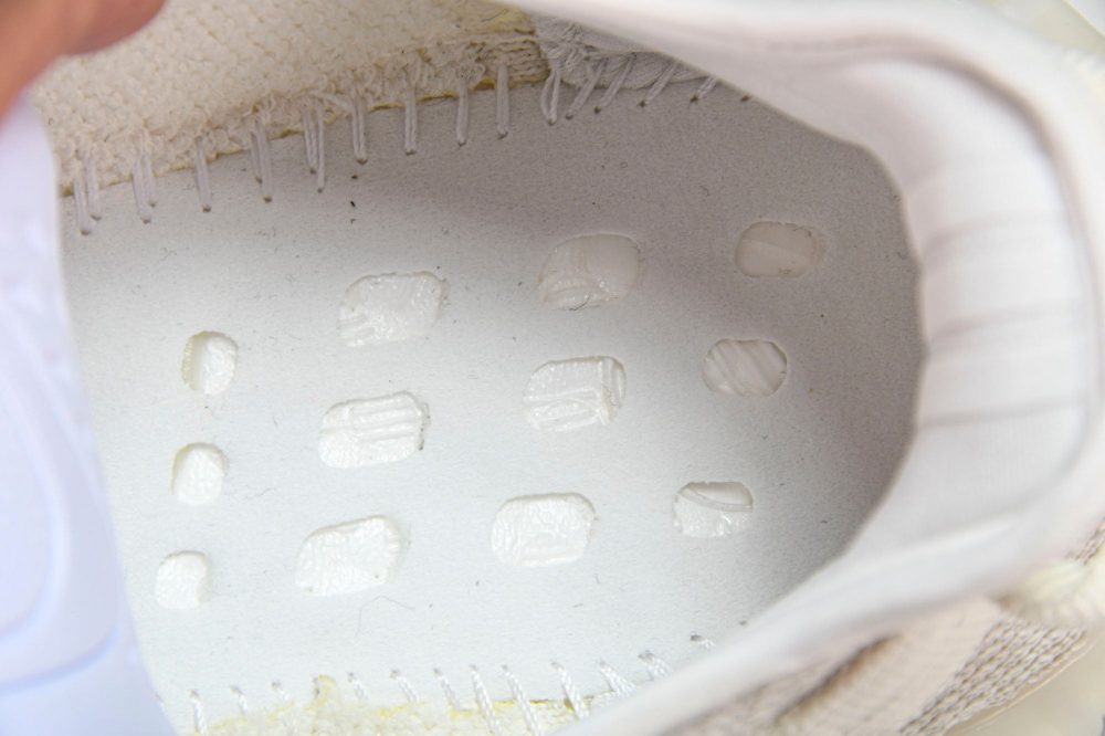 Yzy Boost 350 v2 'Bone' - Image 14