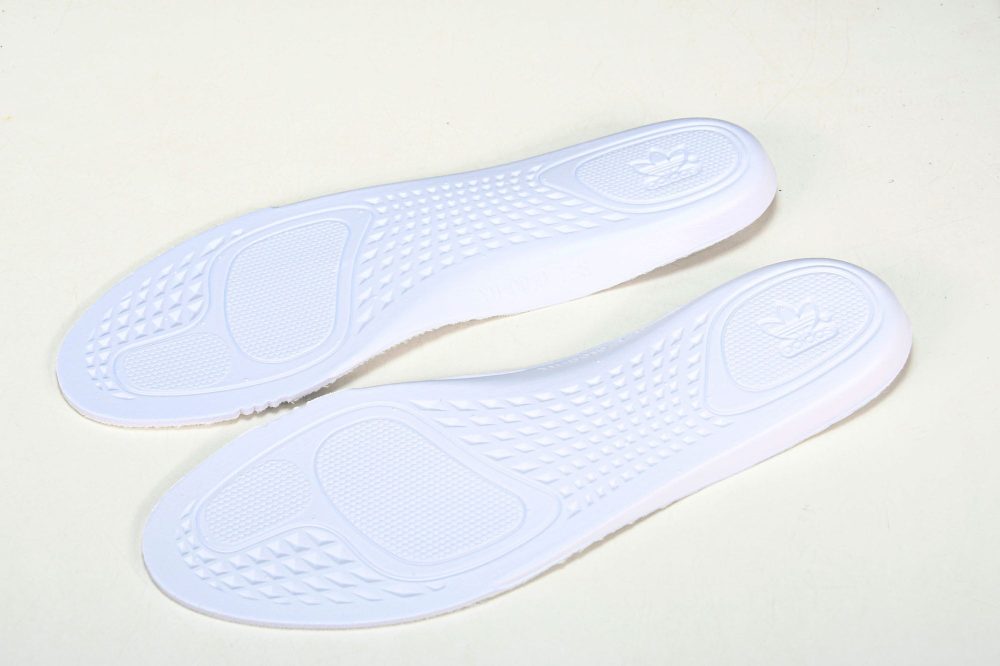 Yzy Boost 350 v2 'Bone' - Image 16