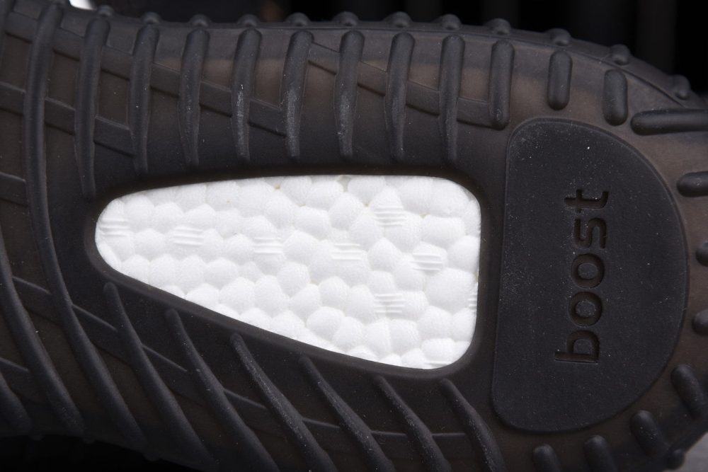 Yzy Boost 350 v2 Core Black Copper - Image 9