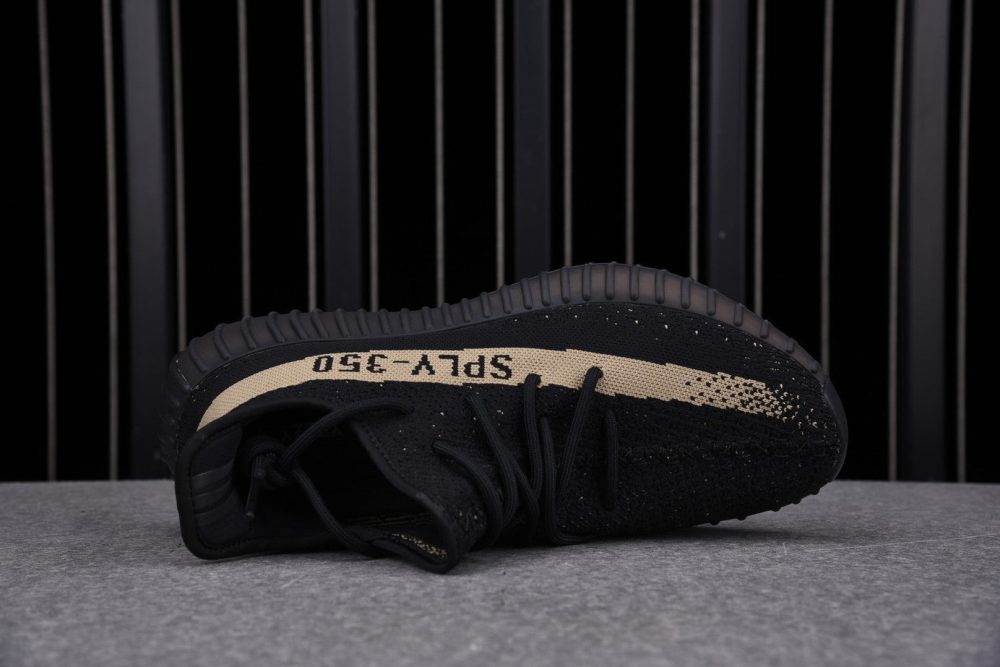 Yzy Boost 350 v2 Core Black Green - Image 3