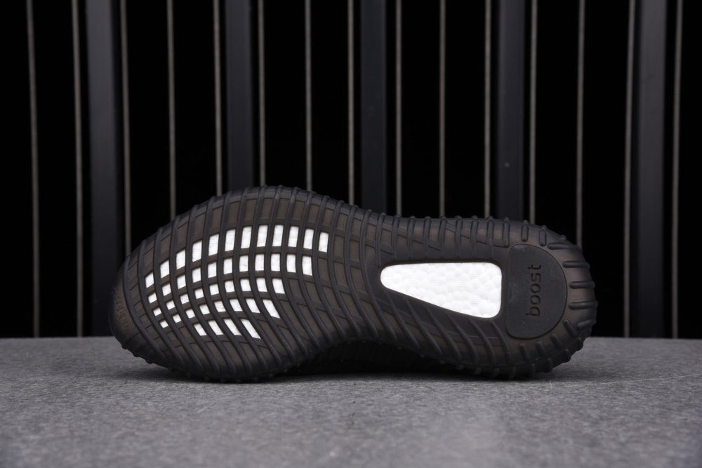 Yzy Boost 350 v2 Core Black Green - Image 4