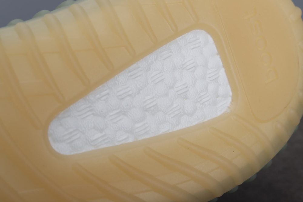 Yzy Boost 350 v2 Desert Sage - Image 12