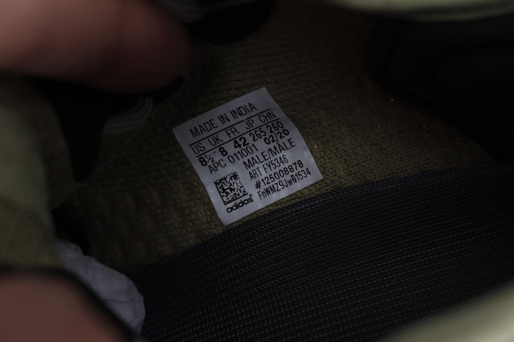 Yzy Boost 350 v2 Sulfur - Image 14