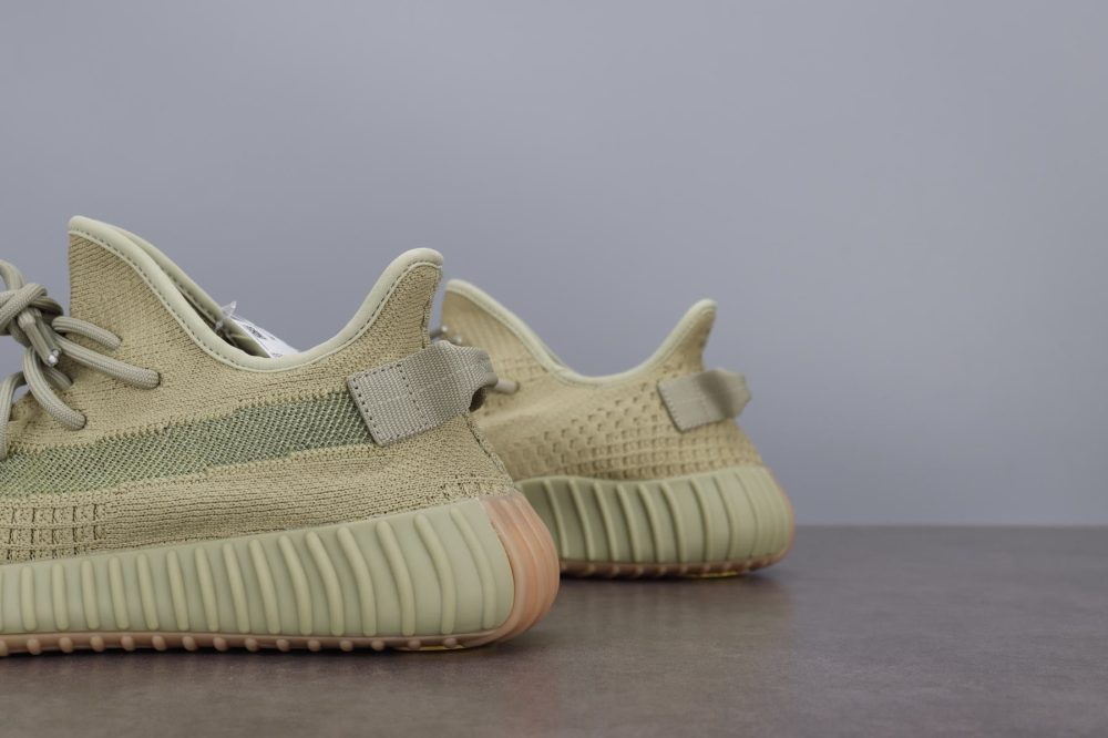 Yzy Boost 350 v2 Sulfur - Image 7