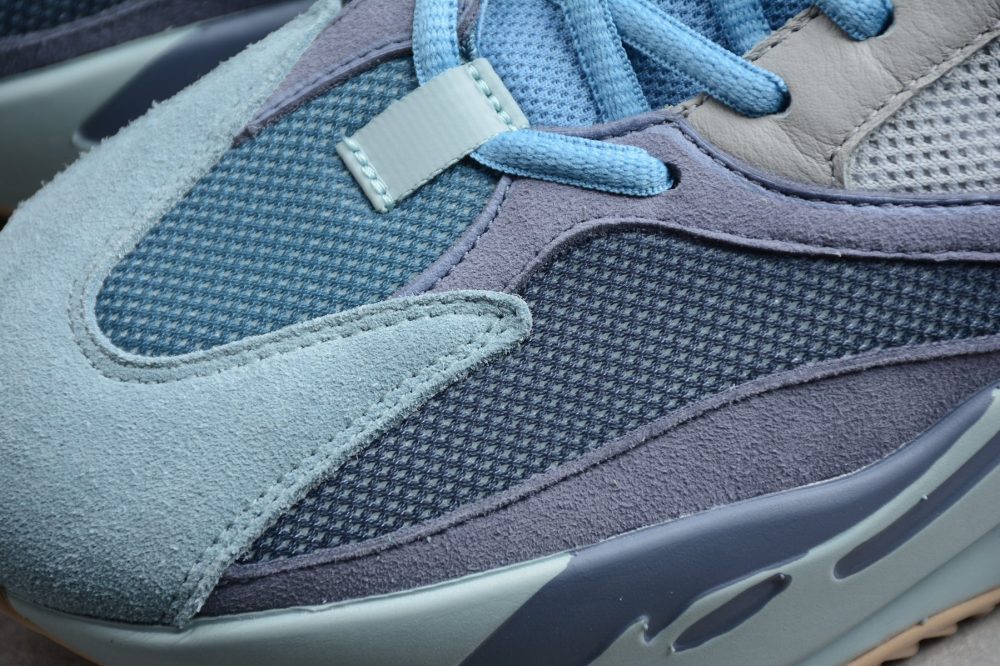 Yzy Boost 700 Carbon Blue - Image 8
