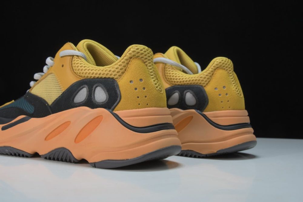 Yzy Boost 700 Sun - Image 7