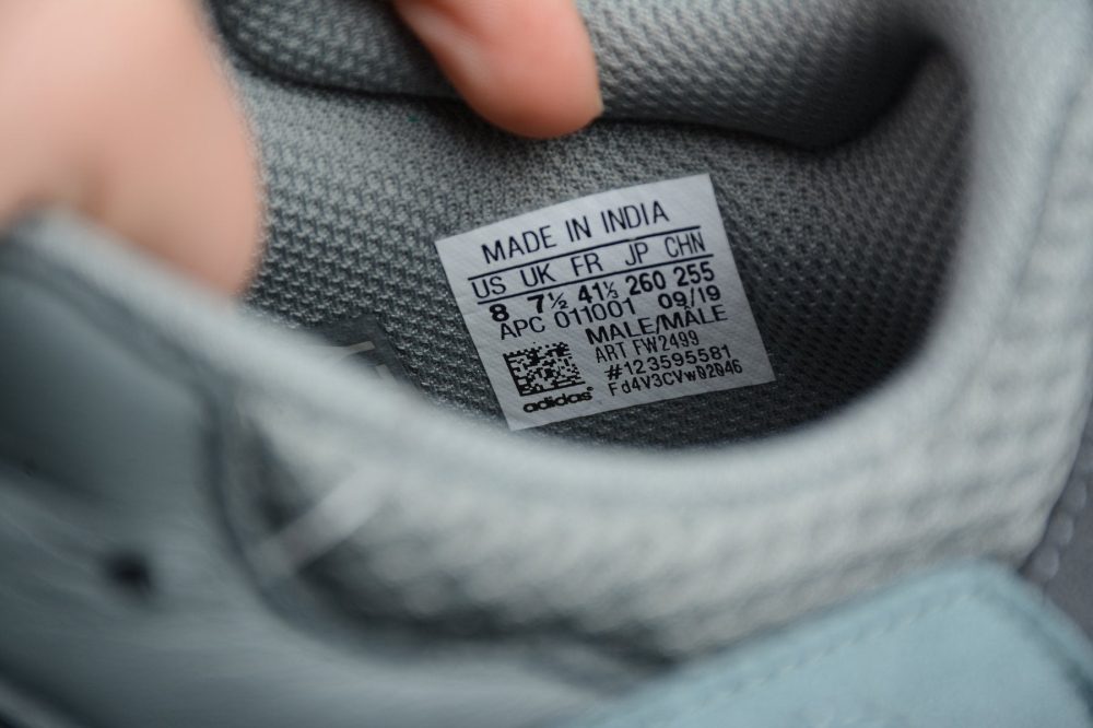 Yzy Boost 700 Teal Blue - Image 10